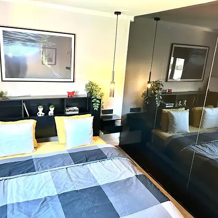 Lux Modern *